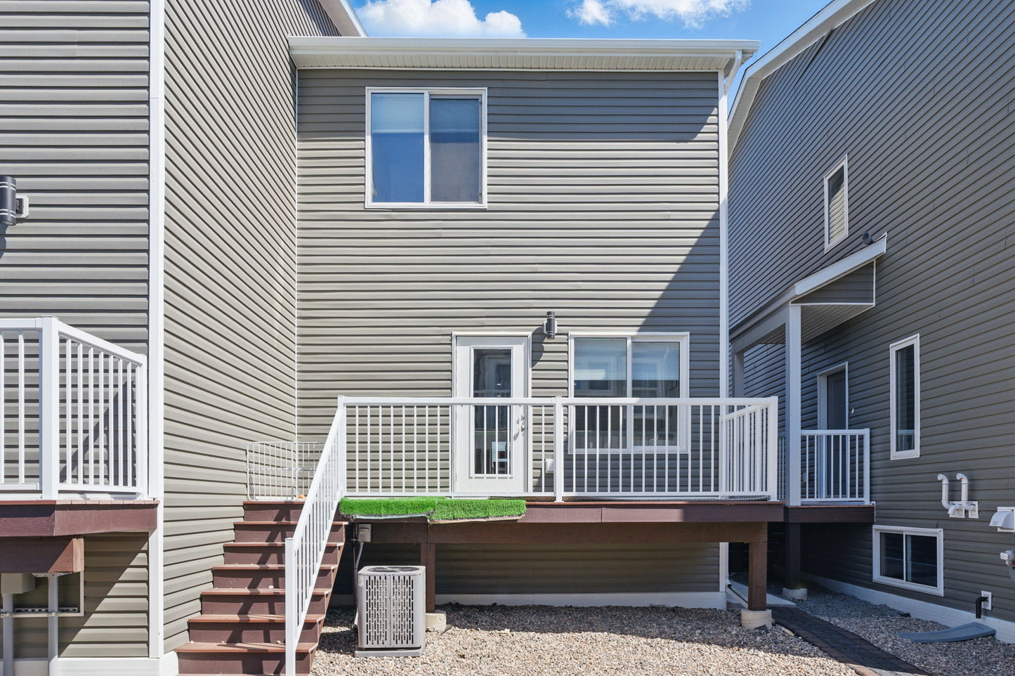 421 Avenue L S