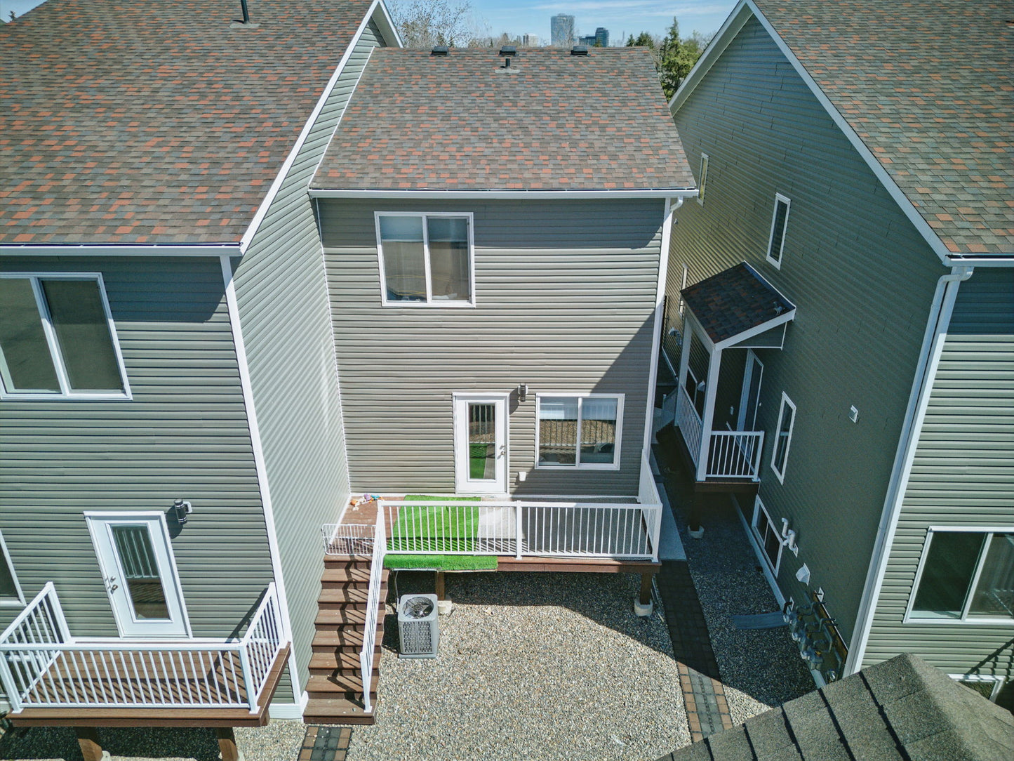 421 Avenue L S