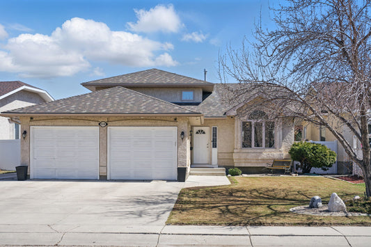 519 Blackthorn Crescent
